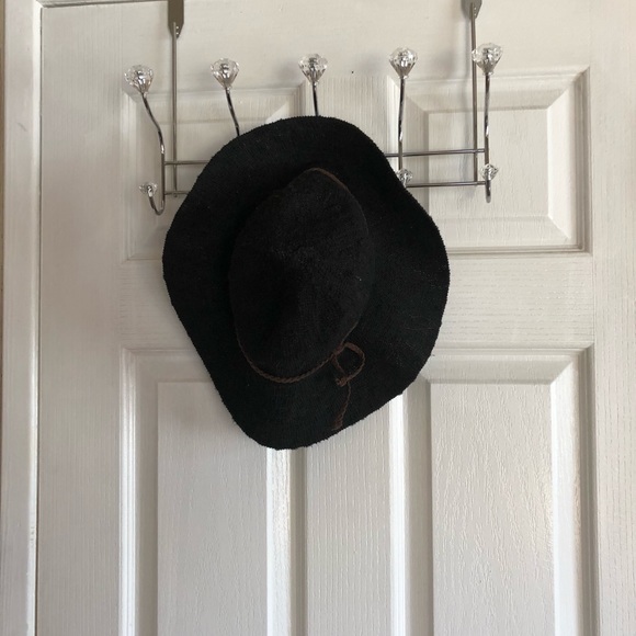 Black hat - Picture 1 of 1